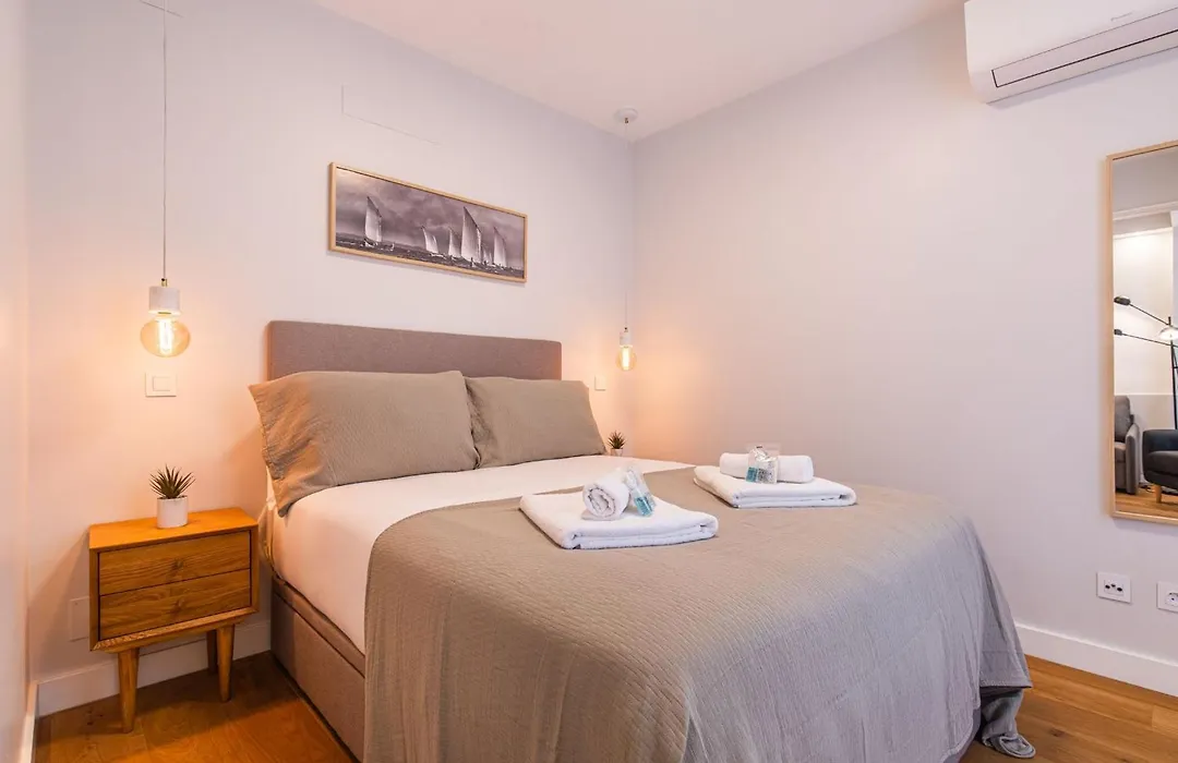 Upscale & Modern 2Bdr Apartment By Lovelystay-1
