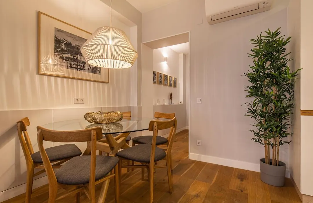 Upscale & Modern 2Bdr Apartment-1